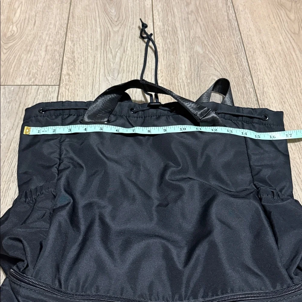 Beyond Yoga convertible gym bag - Picture 3 of 6
